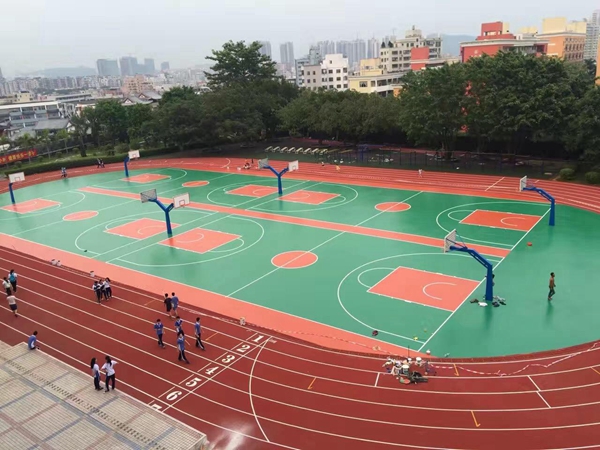 校园篮球场